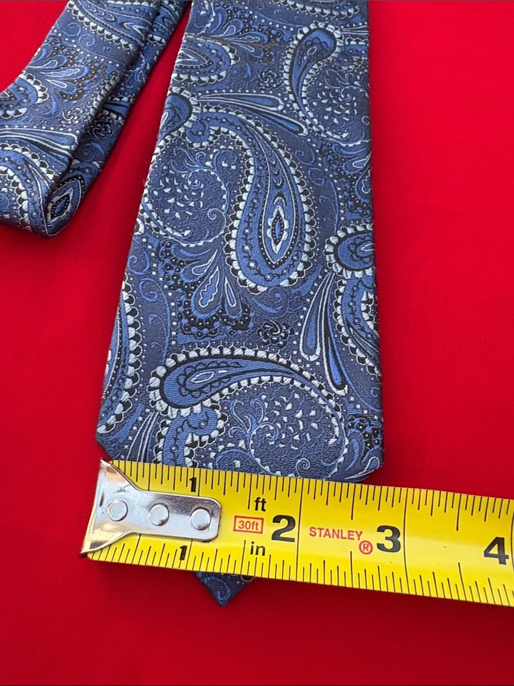 Vince Camuto paisley silk tie!
